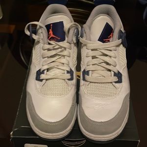 Air Jordan Retro 4
